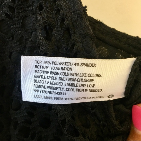 NWOT Black and Floral Romper - Medium - Picture 6 of 8